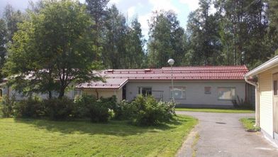 Palvelukodin kattojen uusiminen Pieksmäellä, 3 rivitaloa, peltinä Metehe Classic